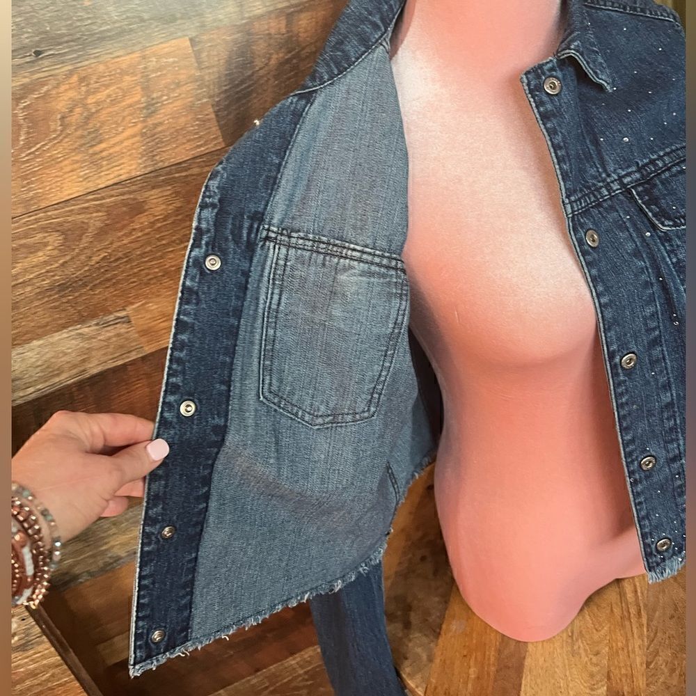 FENDI Vintage Crystal Embellished Cotton Denim Cropped Blue Jean Jacket, Size 28 - Picture 9 of 16